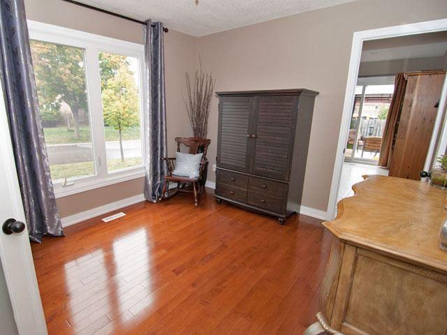 80 Nickel Cres, House detached with 3 bedrooms, 3 bathrooms and 3 parking in Brampton ON | Image 3