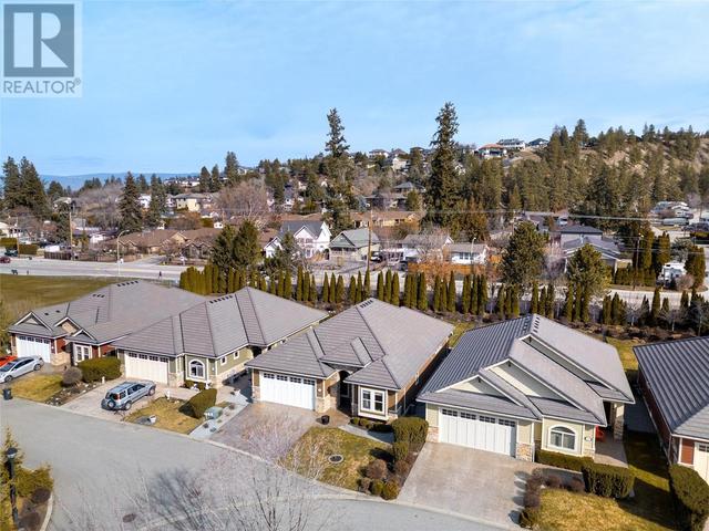 105 - 4450 Gordon Drive, House detached with 4 bedrooms, 3 bathrooms and 4 parking in Kelowna BC | Image 43