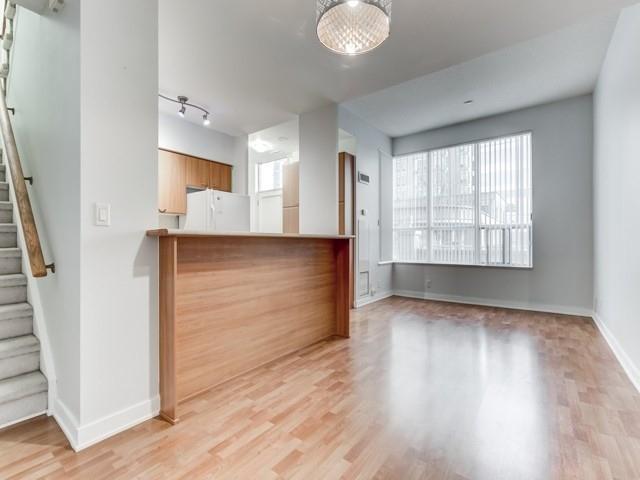 Th125 - 38 Lee Centre Dr, Townhouse with 2 bedrooms, 2 bathrooms and 1 parking in Toronto ON | Image 8