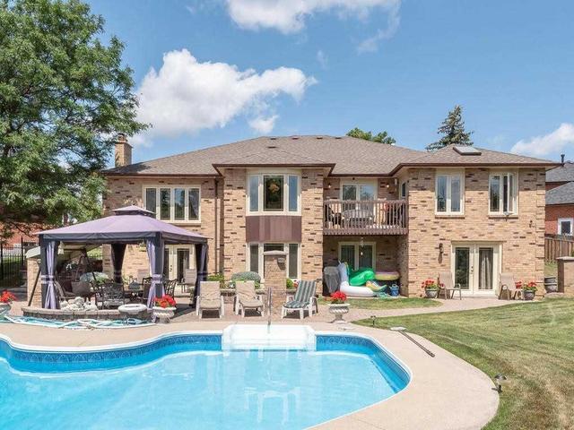 12 Mcarthur Hts, House detached with 4 bedrooms, 5 bathrooms and 4 parking in Brampton ON | Image 1