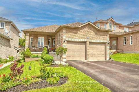 21 Silver Tr, Home with 2 bedrooms, 1 bathrooms and 1 parking in Barrie ON | Card Image