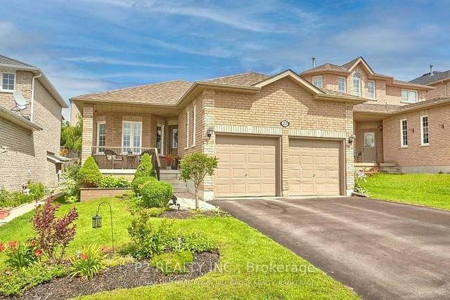 21 Silver Tr, Home with 2 bedrooms, 1 bathrooms and 1 parking in Barrie ON | Image 1