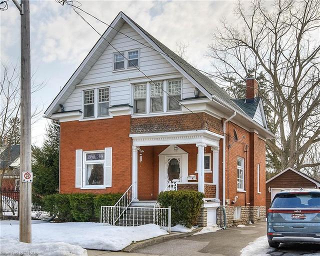 331 Waterloo Street S, House detached with 3 bedrooms, 1 bathrooms and null parking in Cambridge ON | Image 1