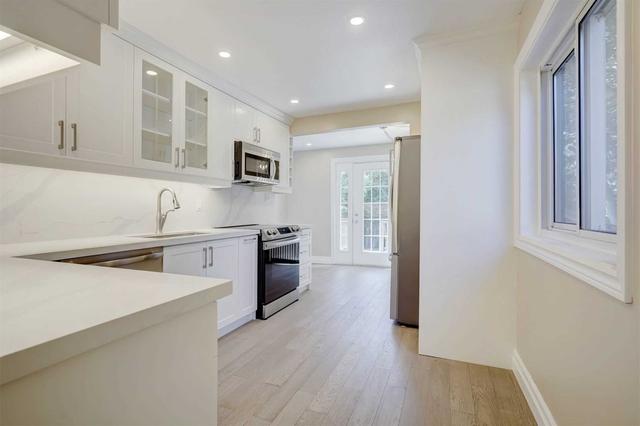 60 Twelfth St, House detached with 2 bedrooms, 2 bathrooms and 1 parking in Toronto ON | Image 9