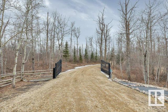 30 - 50507 Rge Rd 233, House detached with 4 bedrooms, 3 bathrooms and 8 parking in Leduc County AB | Image 2