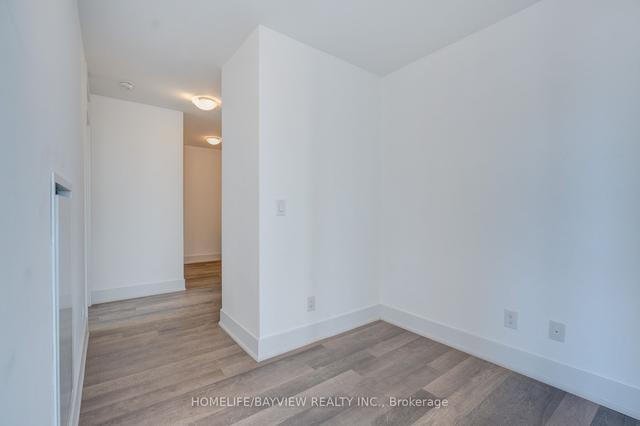 703 - 32 Davenport Rd, Condo with 2 bedrooms, 2 bathrooms and 1 parking in Toronto ON | Image 4