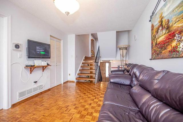 164 Bellefontaine St, House attached with 5 bedrooms, 4 bathrooms and 4 parking in Toronto ON | Image 5