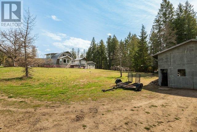 5800 97b Highway, House detached with 3 bedrooms, 2 bathrooms and 99 parking in Columbia Shuswap D BC | Image 43