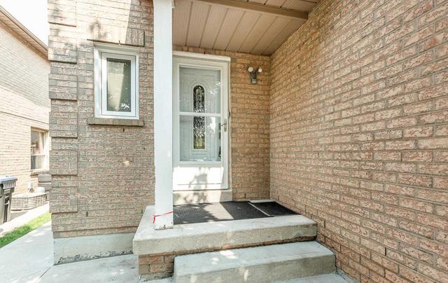 1051 Blizzard Rd, House attached with 3 bedrooms, 3 bathrooms and 3 parking in Mississauga ON | Image 34