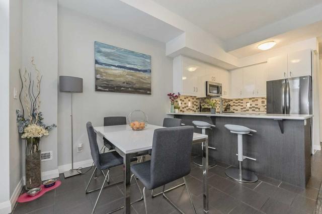 at2 - 53 Arthur St S, Townhouse with 2 bedrooms, 3 bathrooms and 1 parking in Guelph ON | Image 6