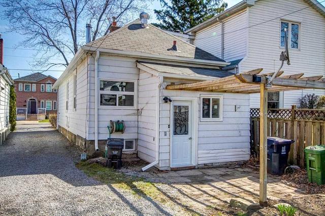 304 Westlake Ave, House detached with 2 bedrooms, 1 bathrooms and 2 parking in Toronto ON | Image 16