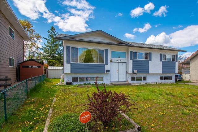 1604 45th Avenue, House detached with 5 bedrooms, 2 bathrooms and 3 parking in Vancouver BC | Card Image