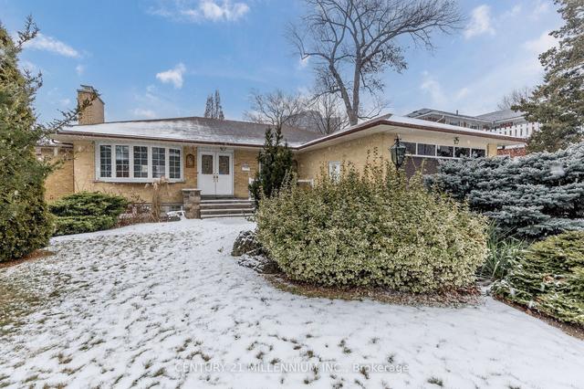 12 Boxbury Rd, House detached with 3 bedrooms, 3 bathrooms and 6 parking in Toronto ON | Image 12