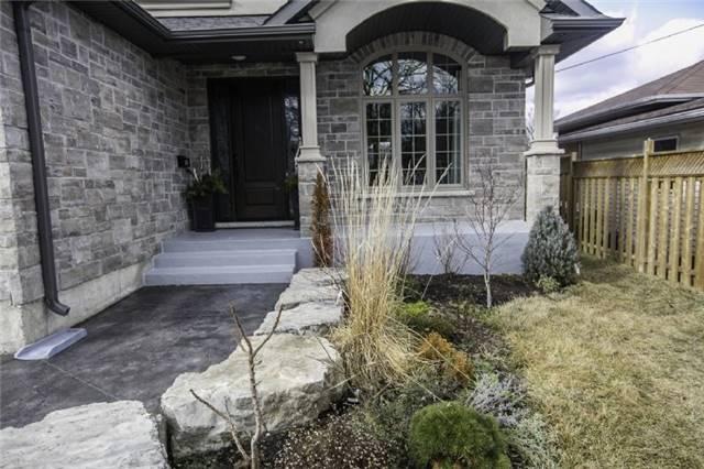 365 Broadway Ave, House detached with 4 bedrooms, 3 bathrooms and 4 parking in Milton ON | Image 2