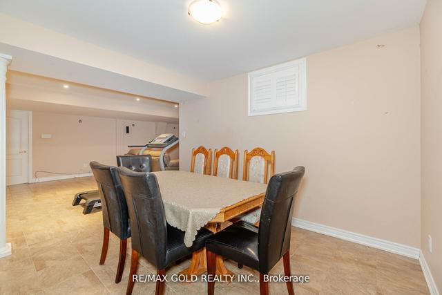 36 Quatro Cres, House detached with 4 bedrooms, 5 bathrooms and 6 parking in Brampton ON | Image 28