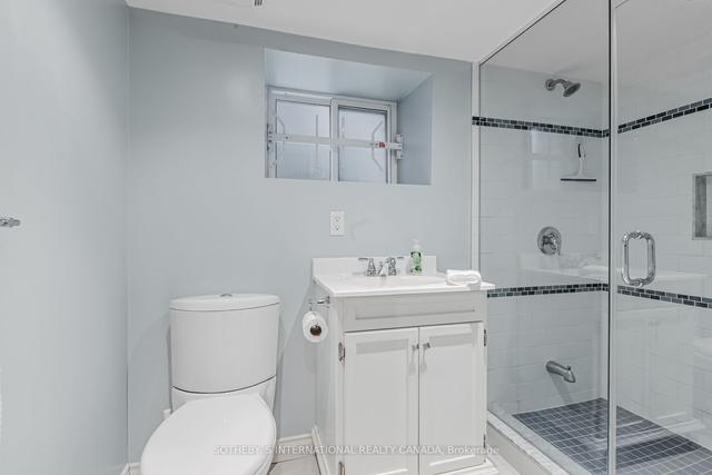 525 Markham St, House semidetached with 3 bedrooms, 4 bathrooms and 2 parking in Toronto ON | Image 22