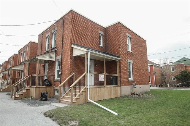 141 First Street W, Townhouse with 3 bedrooms, 1 bathrooms and 2 parking in Cornwall ON | Image 4