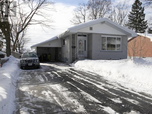 121 Tilley Rd, House detached with 3 bedrooms, 2 bathrooms and null parking in Sault Ste. Marie ON | Card Image