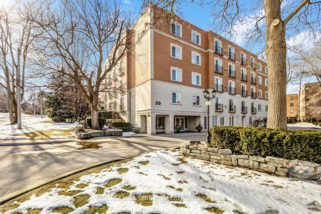 104 - 30 Anglesey Blvd, Condo with 2 bedrooms, 2 bathrooms and 2 parking in Toronto ON | Image 22
