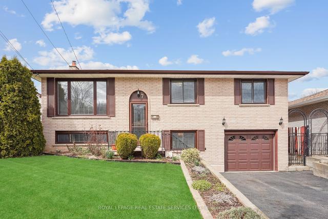 7 Capilano Dr, House detached with 3 bedrooms, 2 bathrooms and 5 parking in Hamilton ON | Image 1