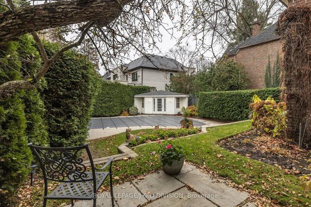 119 Dinnick Cres, House detached with 4 bedrooms, 4 bathrooms and 4 parking in Toronto ON | Image 26