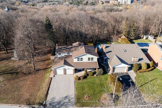 10 Manorpark Crt, House detached with 5 bedrooms, 3 bathrooms and 6 parking in Toronto ON | Image 12