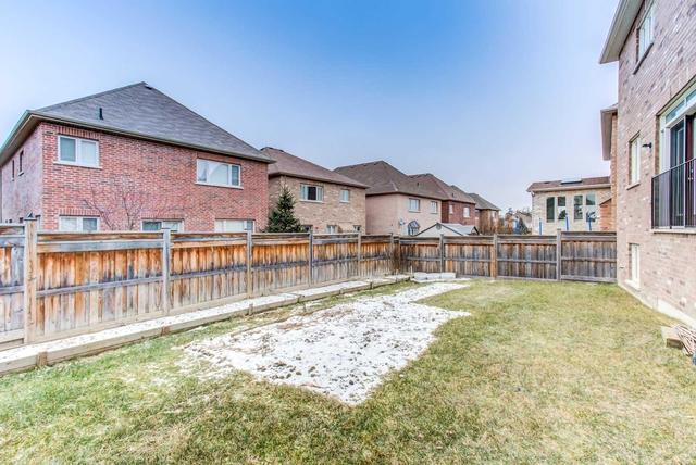 81 Thornhill Ravines Cres, House detached with 4 bedrooms, 4 bathrooms and 4 parking in Vaughan ON | Image 19