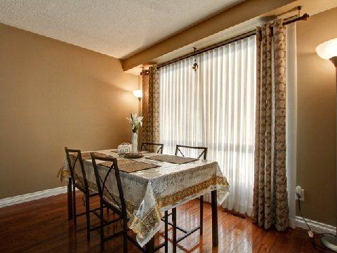 18 Heathcliffe Sq, Townhouse with 3 bedrooms, 3 bathrooms and 1 parking in Brampton ON | Image 6