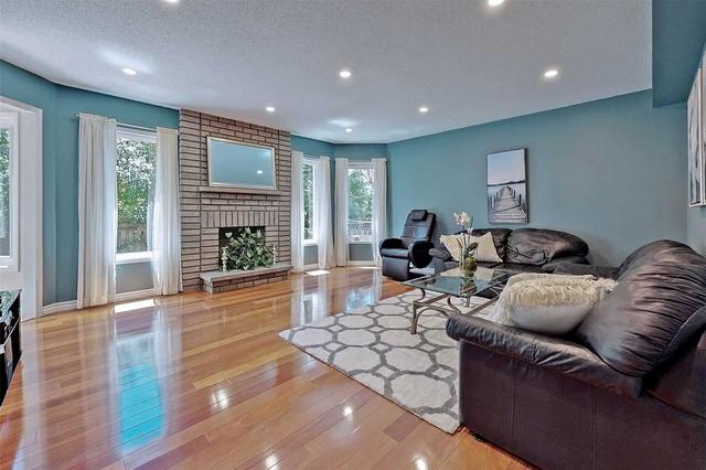 129 Beverley Glen Blvd, House detached with 4 bedrooms, 4 bathrooms and 5 parking in Vaughan ON | Image 12