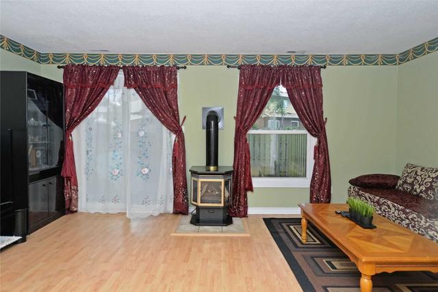 31 - 450 Bristol Cres, Townhouse with 3 bedrooms, 1 bathrooms and 1 parking in Oshawa ON | Image 18