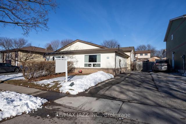 301 Tipperary St, House semidetached with 3 bedrooms, 2 bathrooms and 2 parking in Oshawa ON | Image 12