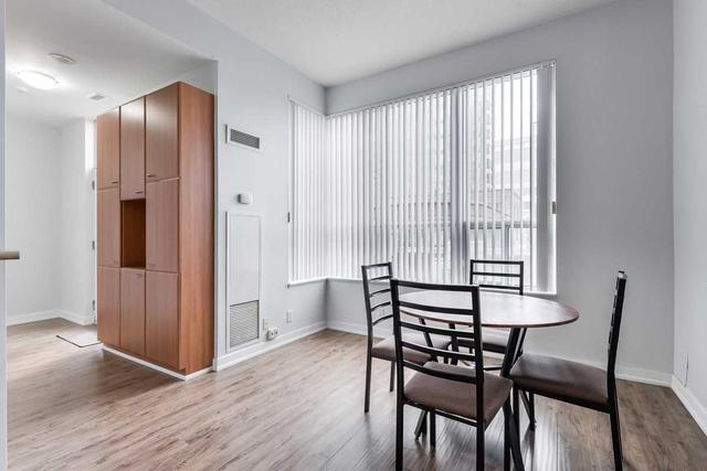 Th125 - 38 Lee Centre Dr, Townhouse with 2 bedrooms, 2 bathrooms and 1 parking in Toronto ON | Image 4