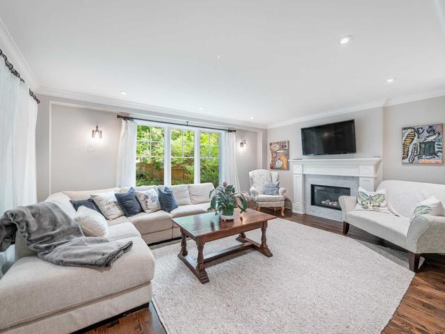 383 Allan St, House detached with 4 bedrooms, 5 bathrooms and 4 parking in Oakville ON | Image 4