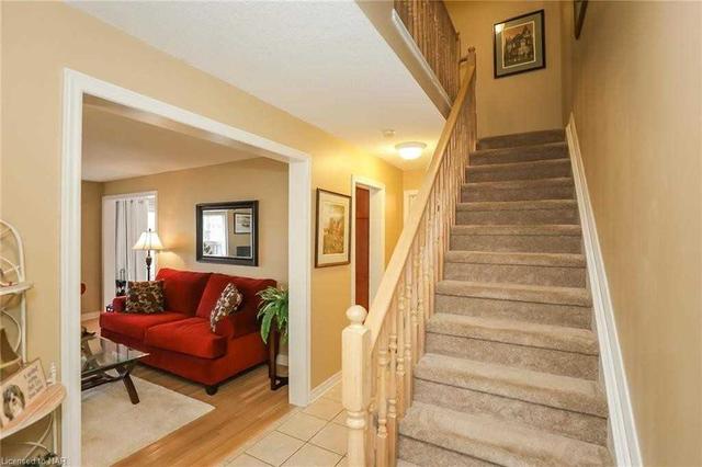 d - 14 Brown Dr, House attached with 2 bedrooms, 2 bathrooms and 2 parking in St. Catharines ON | Image 11