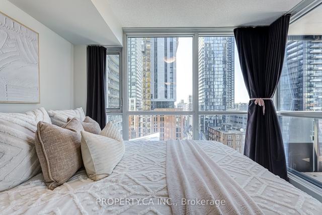 1402 - 295 Adelaide St W, Condo with 2 bedrooms, 2 bathrooms and 1 parking in Toronto ON | Image 6