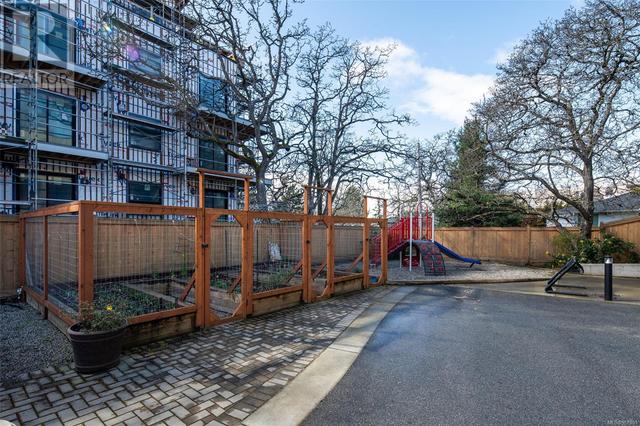 10 - 618 Lampson St, House attached with 4 bedrooms, 4 bathrooms and 1 parking in Esquimalt BC | Image 37