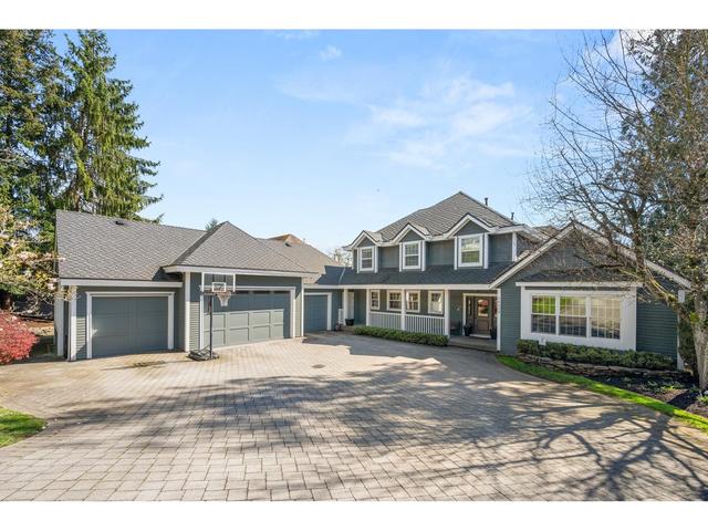 16438 77 Avenue, House detached with 6 bedrooms, 5 bathrooms and 14 parking in Surrey BC | Image 2