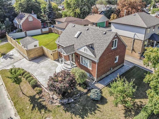4 Minnie Ave, House detached with 4 bedrooms, 3 bathrooms and 4 parking in Toronto ON | Image 19