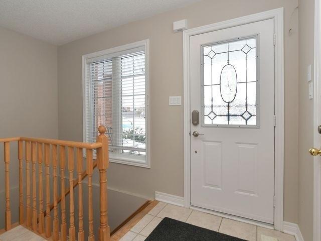 14 Trask Dr, House semidetached with 2 bedrooms, 3 bathrooms and 2 parking in Barrie ON | Image 2
