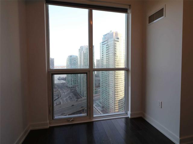 2601 - 1 The Esplanade Ave, Condo with 1 bedrooms, 1 bathrooms and 0 parking in Toronto ON | Image 2