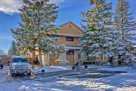 251 Silvergrove Place Nw, House detached with 4 bedrooms, 3 bathrooms and 8 parking in Calgary AB | Card Image