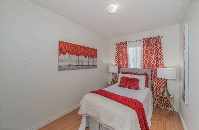 12 Spraggins Lane, Townhouse with 3 bedrooms, 2 bathrooms and 2 parking in Ajax ON | Image 10