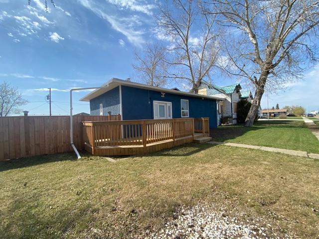 4520 50 Street, House detached with 3 bedrooms, 2 bathrooms and 3 parking in Rycroft AB | Image 1