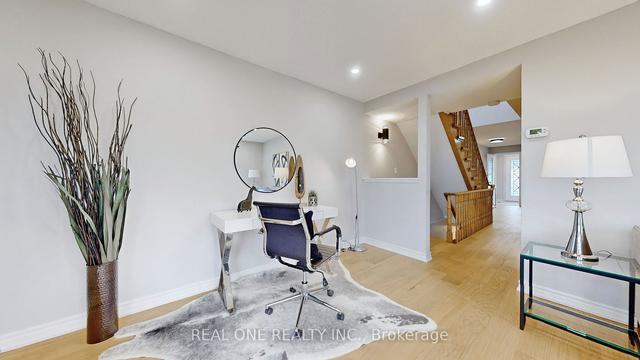 140 Belinda Sq, House detached with 4 bedrooms, 5 bathrooms and 6 parking in Toronto ON | Image 2