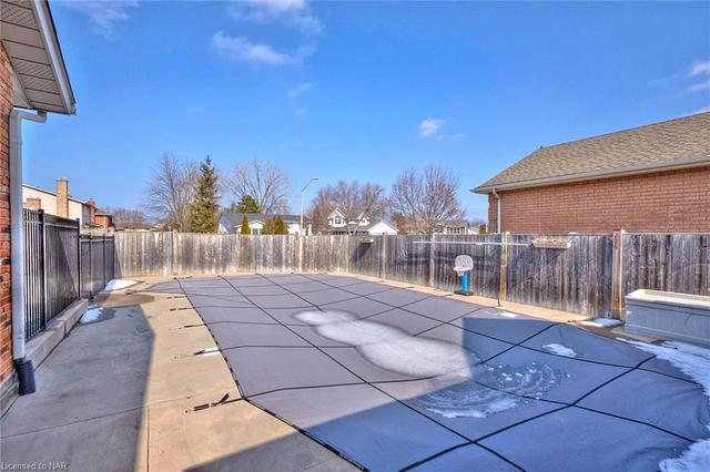 16 Fairhaven Drive, House detached with 4 bedrooms, 3 bathrooms and 6 parking in St. Catharines ON | Image 43