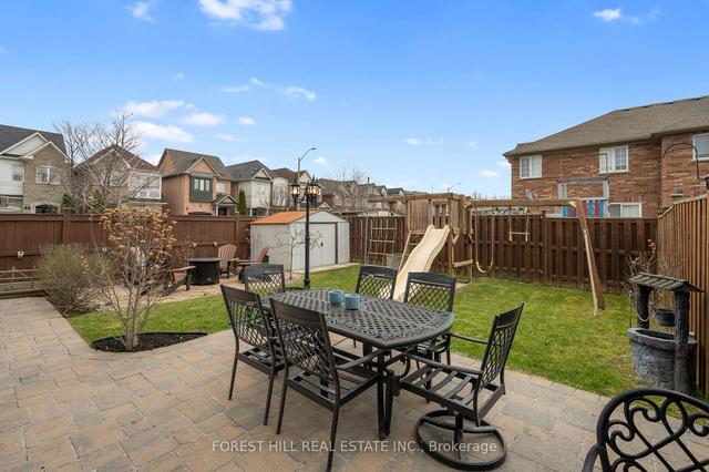 25 Carrier Cres, House attached with 3 bedrooms, 4 bathrooms and 5 parking in Vaughan ON | Image 35