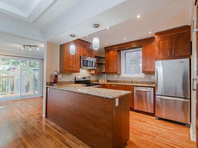 359 Windermere Ave, House detached with 3 bedrooms, 3 bathrooms and 3 parking in Toronto ON | Image 7