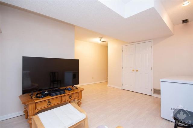 235 Echo Drive, Townhouse with 3 bedrooms, 3 bathrooms and 1 parking in Ottawa ON | Image 30