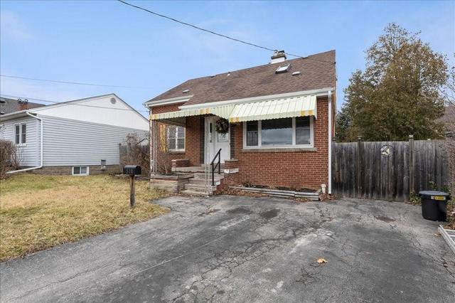 300 Rosedale Avenue, House detached with 3 bedrooms, 2 bathrooms and 4 parking in Hamilton ON | Image 1