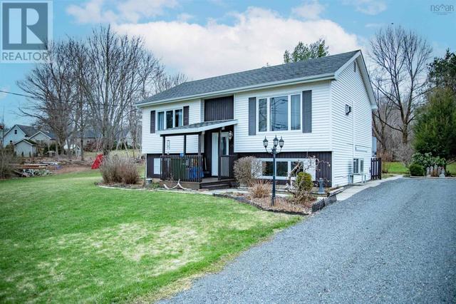 15 Horsburgh Drive, House detached with 3 bedrooms, 1 bathrooms and null parking in Berwick NS | Image 2